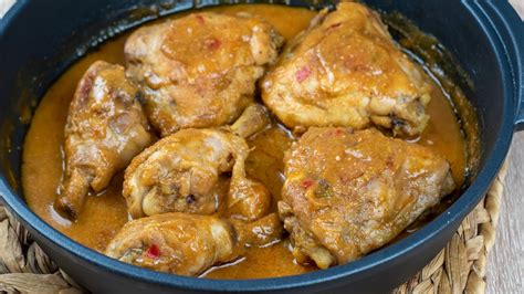  Pollo de la Abuela Wang con Salsa de Sésamo: ¡Una Sinfonía de Sabores Picantes y Dulces que Te Transportarán a Zibo!