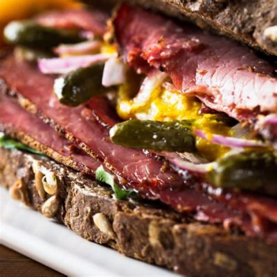  El Sándwich de Pastrami, ¡un Clásico de Nueva York que te Transportará a Otra Época!