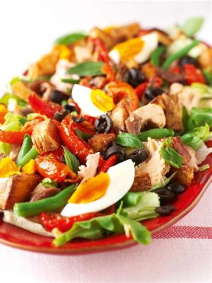  La Salade Niçoise: ¡Una sinfonía de sabores frescos del mar Mediterráneo!